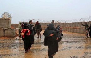 بالصورة... نازحة سورية تحرق نفسها و3 من أطفالها في مخيم الركبان لهذا السبب!
