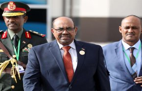 هل يتخلى البشير عن الرئاسة و ينسحب من الانتخابات