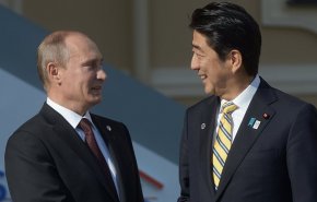 بوتين يلتقي رئيس الوزراء الياباني 