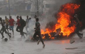 200 قتيل وجنود بالشوارع وهليكوبترات تقصف... ماذا يحدث في زيمبابوي؟