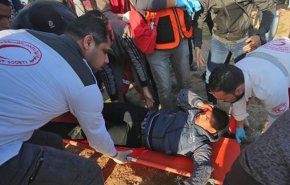 اصابة 43 فلسطينيا في قمع الاحتلال لمسيرات العودة