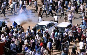 بالفيديو... المظاهرات في السودان تستعر من جديد