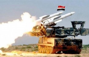 الدفاعات السورية تتصدى لصواريخ اسرائيلية وتسقط بعضها