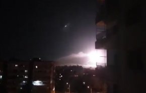 الدفاعات السورية تتصدى لعدوان صهيوني وتسقط صواريخ