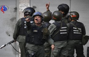  اعتقال 27 عسكريا استولوا على اسلحة حربية في فنزويليا