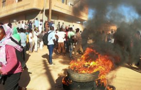 ادامه تظاهرات مردم سودان علیه دولت عمر البشیر