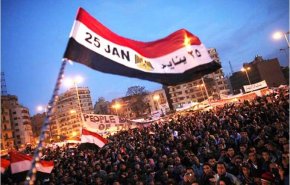 ثورة 25 يناير.. صفحة مضيئة في تاريخ مصر او مخطط أجنبي؟!
