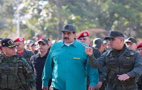 مادورو يهيء الجيش الفنزويلي لحرب محتملة + فيديو