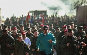 مادورو يعد الجيش بعد تلويح ترامب بالخيار العسكري 