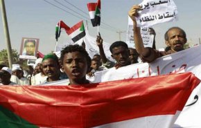 استمرار التظاهرات في السودان و المطلب: 