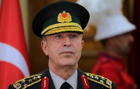 وزير الدفاع التركي يعلن استعداد بلاده لبدء عملية في شمال سوريا