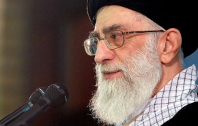قائد الثورة الاسلامية يقدم تعازيه برحيل رئيس حزب المؤتلفة الاسلامية