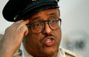 خلفان جن جنونه.. يشتم القطريين ويسخر من لاعبي بلده