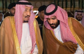 سلطات السعودية ترغم امراء ومسؤولين على دفع 400 مليار ريال 
