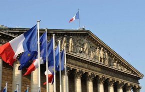 فرنسا تستدعي سفيرها في إيطاليا للتشاور