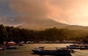 إندونيسيا تعلن حالة الطوارئ في جزيرة 