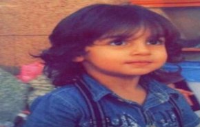 شاهد: تشييع الطفل السعودي زكريا الذي نحروه أمام أنظار والدته