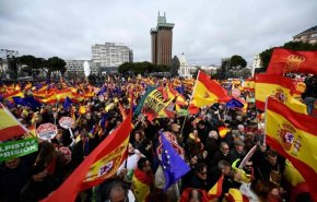المعارضة الإسبانية تحتج على سياسة الحكومة إزاء كتالونيا 