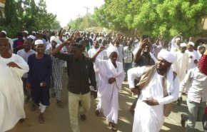 السودان تنسف مبادراتها وشبابها يطالبون ما بعد اسقاط النظام