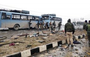 الهند تتوعد برد قوي على مقتل العشرات من شرطتها في كشمير
