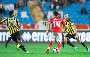 شاهد: مشاجرة بين لاعبي الاتحاد والرائد في كأس محمد بن سلمان