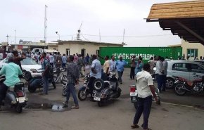 عمال بورتسودان يضربون عن العمل