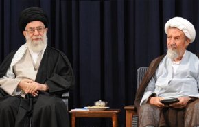 قائد الثورة يعزي برحيل آية الله الفقيه الشيخ محمد مؤمن