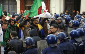 شاهد: مظاهرات واسعة في الجزائر، تكسر حاجز الخوف 