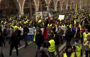 بالفيديو.. التجمع الـ15 لمحتجي السترات الصفراء في فرنساك