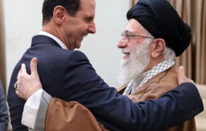 الرئيس الاسد في طهران ويلتقي قائد الثورة