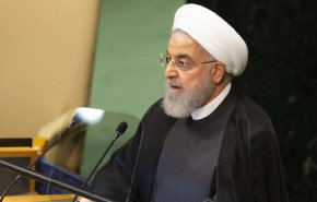 روحاني يشكر وزيري الخارجية والنفط لتحملهم الضغوط