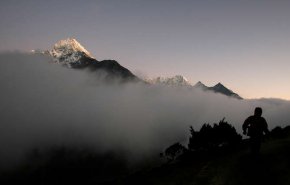 تحطم مروحية تقل وزير السياحة والطيران المدني في نيبال