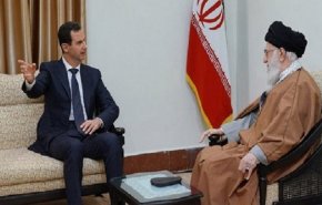 هل استدعت إيران حليفها الأسد لزيارتها في طهران؟ فماذا عن “ابتسامة” القائد والعفويّة؟