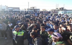 شاهد آلاف من أبناء الديانه الايزيدية بمظاهرة سلمية غرب الموصل..والسبب؟