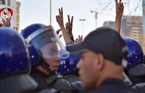 مقتل شخص واصابة 7 محتجين و56 شرطيا الجمعة بالجزائر