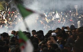 الجزائر: يوم حاسم للانتخابات الرئاسية بعد تظاهرات حاشدة