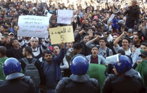  الجزائر: تجدد الاحتجاجات ضد 'العهدة الخامسة' لبوتفليقة
