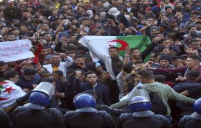 تظاهرات ضد ترشح بوتفليقة وهؤلاء يتنافسون على الرئاسة