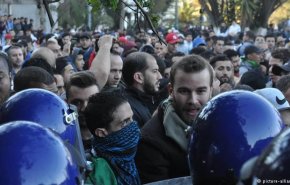 المغرب يخرج عن صمته بشأن الاحتجاجات بالجزائر 