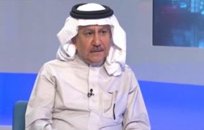 كاتب سعودي مقرب من النظام  ينقلب على زعماء العرب ويثير ضجة!
