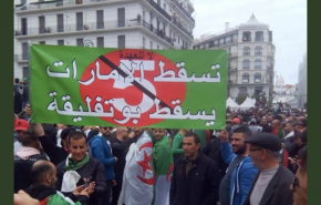 شاهد/الإمارات تدخل على خط التظاهرات في الجزائر