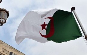 الجزائر تأمر بتبكير عطلة الجامعات لإضعاف مشاركة الطلبة في الاحتجاجات