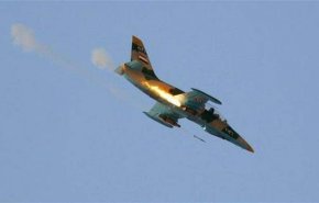 سلاح الجو السوري يغير على أرتال بإدلب ويدمر مواقع لـ