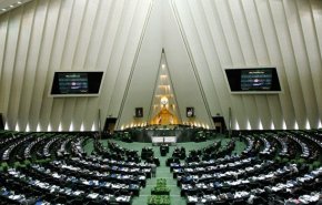 البرلمان الايراني يضع شروطا جديدة للمرشحين