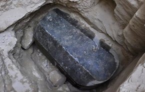 راز آب قرمز داخل تابوت سنگی کشف‌شده در مصر چیست؟ + عکس