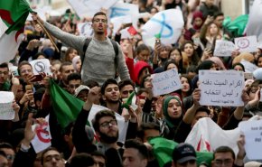 نائب رئيس الوزراء الجزائري: الحكومة مستعدة للحوار مع المعارضة