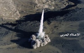 القوات اليمنية تضرب تجمعا للمرتزقة بصاروخ 'بدرP_1'