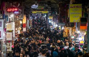 شاهد: الإيرانيون في الشوارع حتی أواخر الليل؛ ما السبب؟