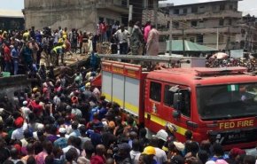 خبر صادم: انهيار مدرسة من 3 طوابق وأكثر من 100 شخص تحت الأنقاض في نيجيريا