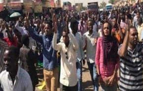 پس از اعلام دولت جدید سودان؛ دعوت به استمرار تظاهرات در خارطوم و سایر شهرها
